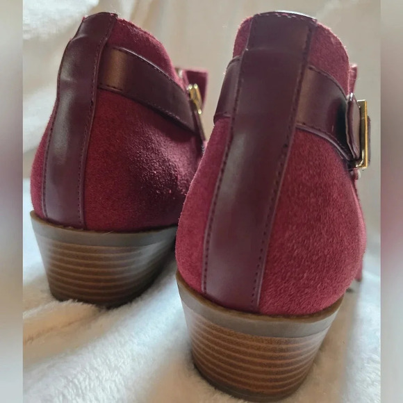 Vionic Women's Suede Millie Booties in Wine w/ Gold Hardware, Orthopedic, Sz 10W - Picture 5 of 10